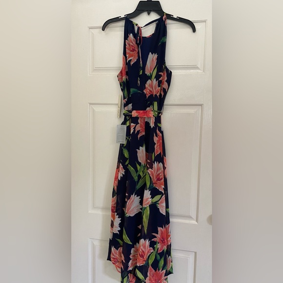 NWT Eliza J Floral Handkerchief Style Hem Dress- Size 6 - Picture 2 of 10
